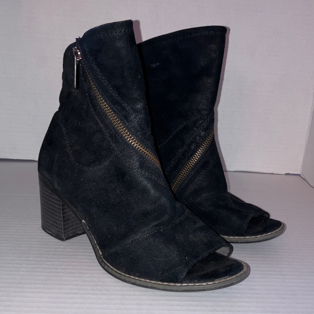 White Mountain‎ Black Heeled Boots with Side Zipper Open Toe 6.5